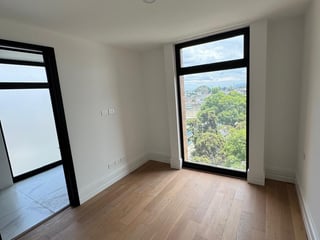 📍 APARTAMENTO EN VENTA – 3 HAB | EDIFICIO CÉNTRICO | ZONA 5 - 5