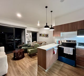 Apartamento en alquiler, Edificio Marabi, Zona 11. Disponible Agosto