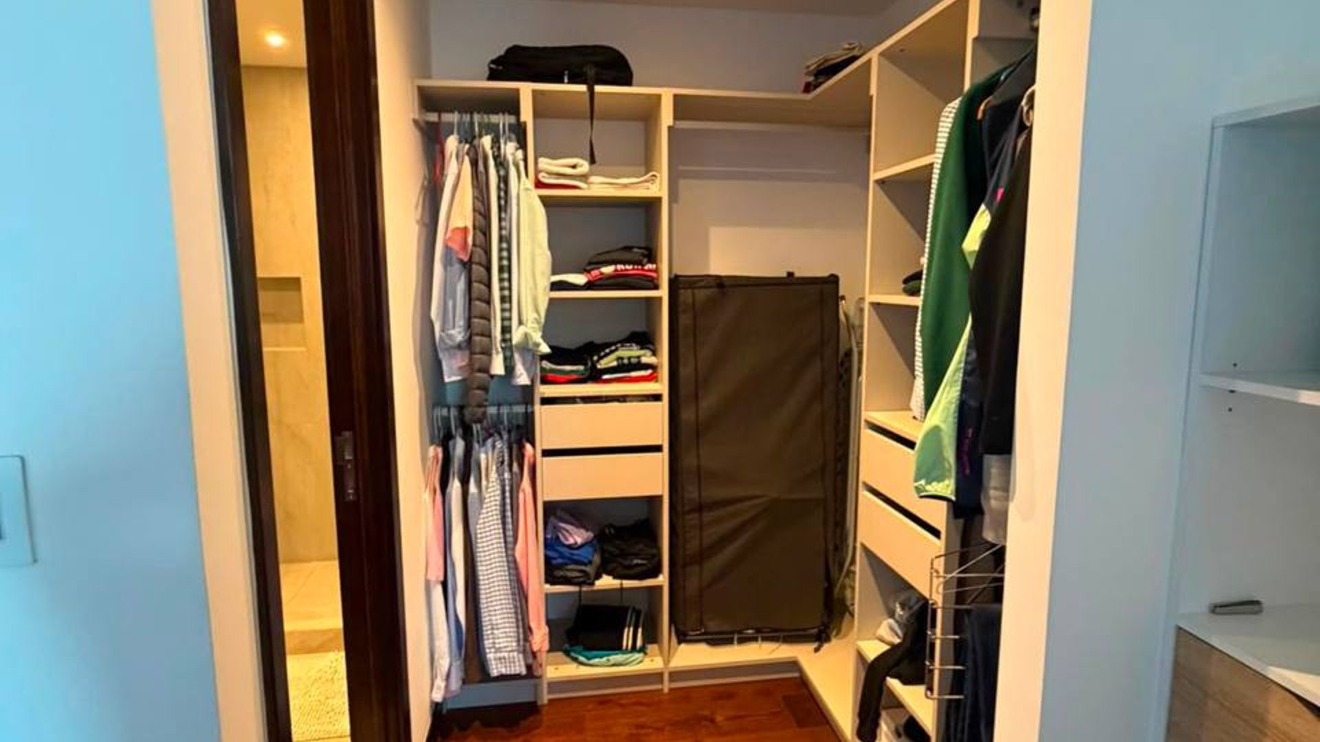 Apartamento en renta en Edificio Vasanta zona 10 - Miniatura 6
