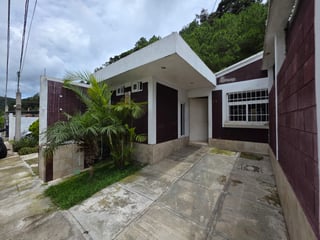 Casa en venta en Residenciales Azahares San José Pinula  Ref-9015 - Image 1