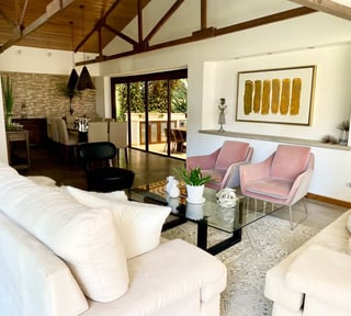 VENDO LINDA CASA CON AMPLIO JARDÍN EN MUXBAL