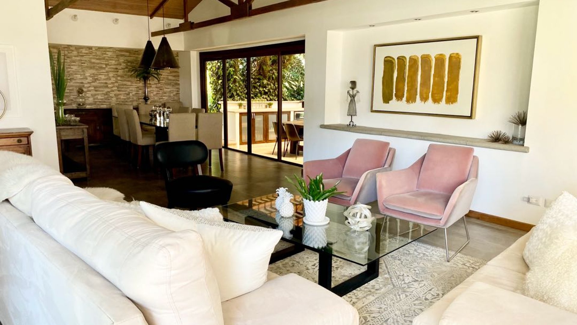 VENDO LINDA CASA CON AMPLIO JARDÍN EN MUXBAL