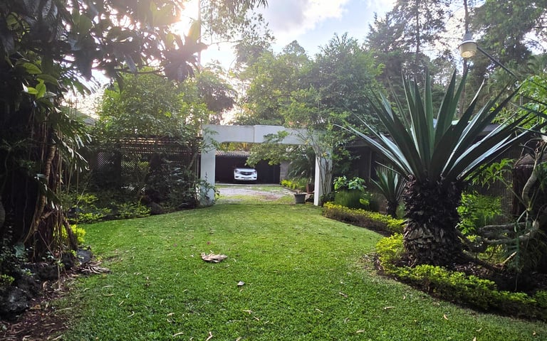 Terreno en Venta zona 16, Acatan