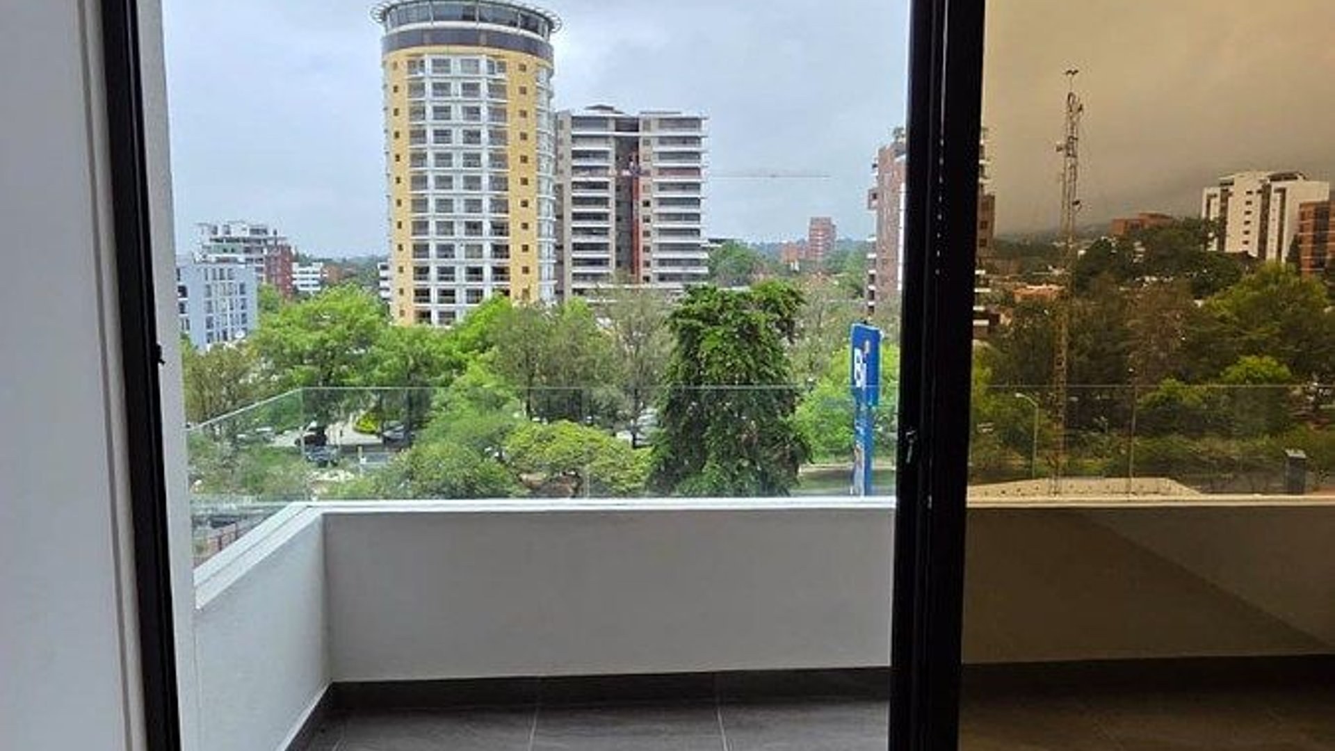Apartamento en ALQUILER en zona 15 - Miniatura 10
