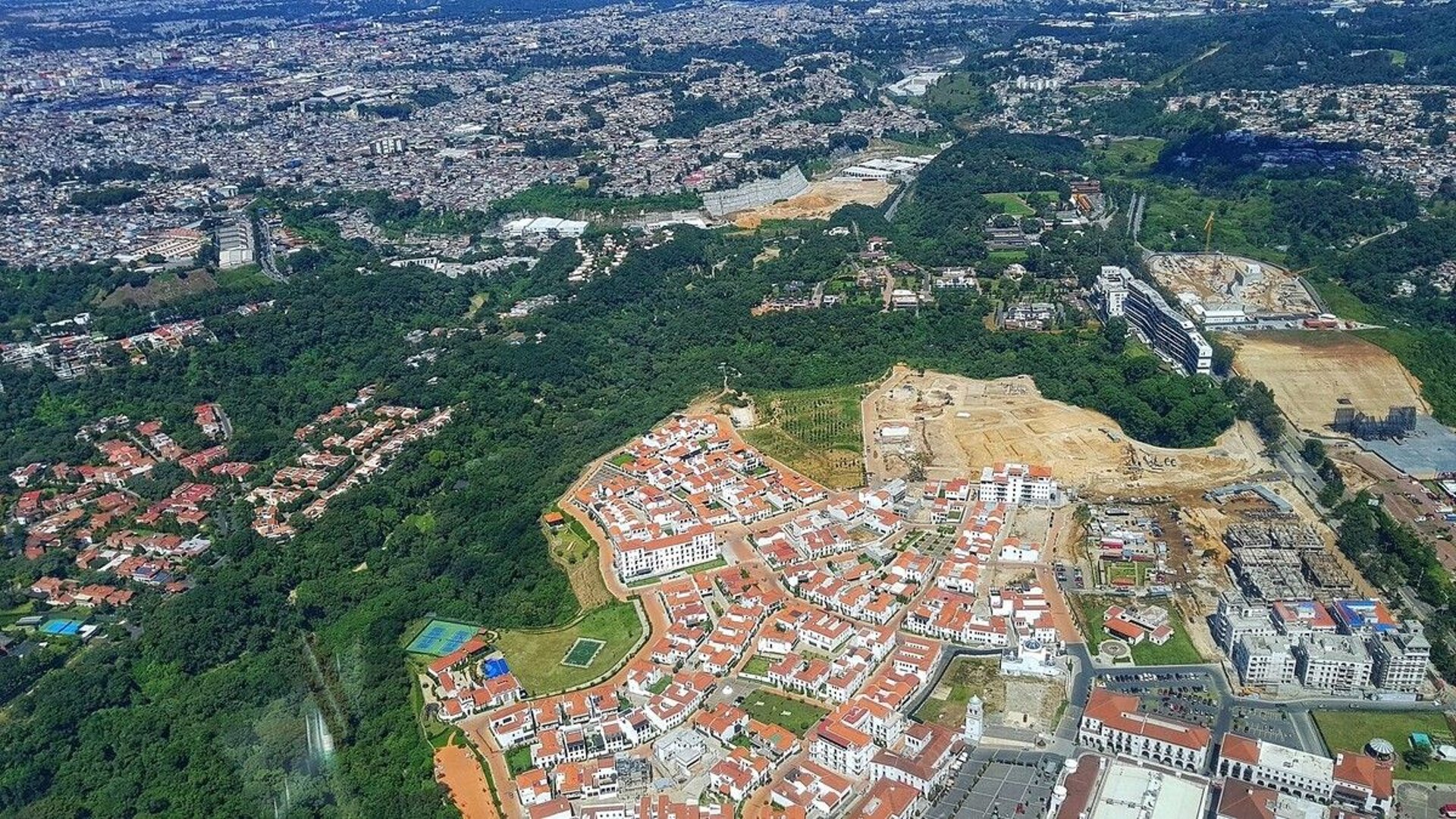 Terreno en Venta – Zona 16 | Ideal para Proyecto de Vivienda