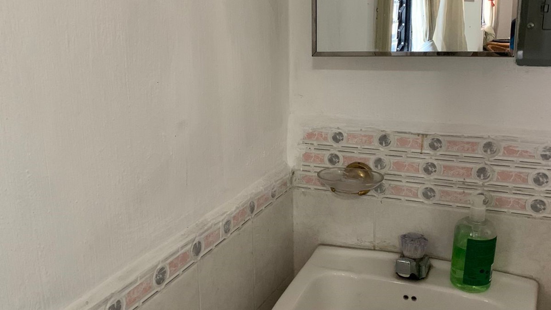 Vendo Casa con Apartamento independiente en Zona 13 - Miniatura 2