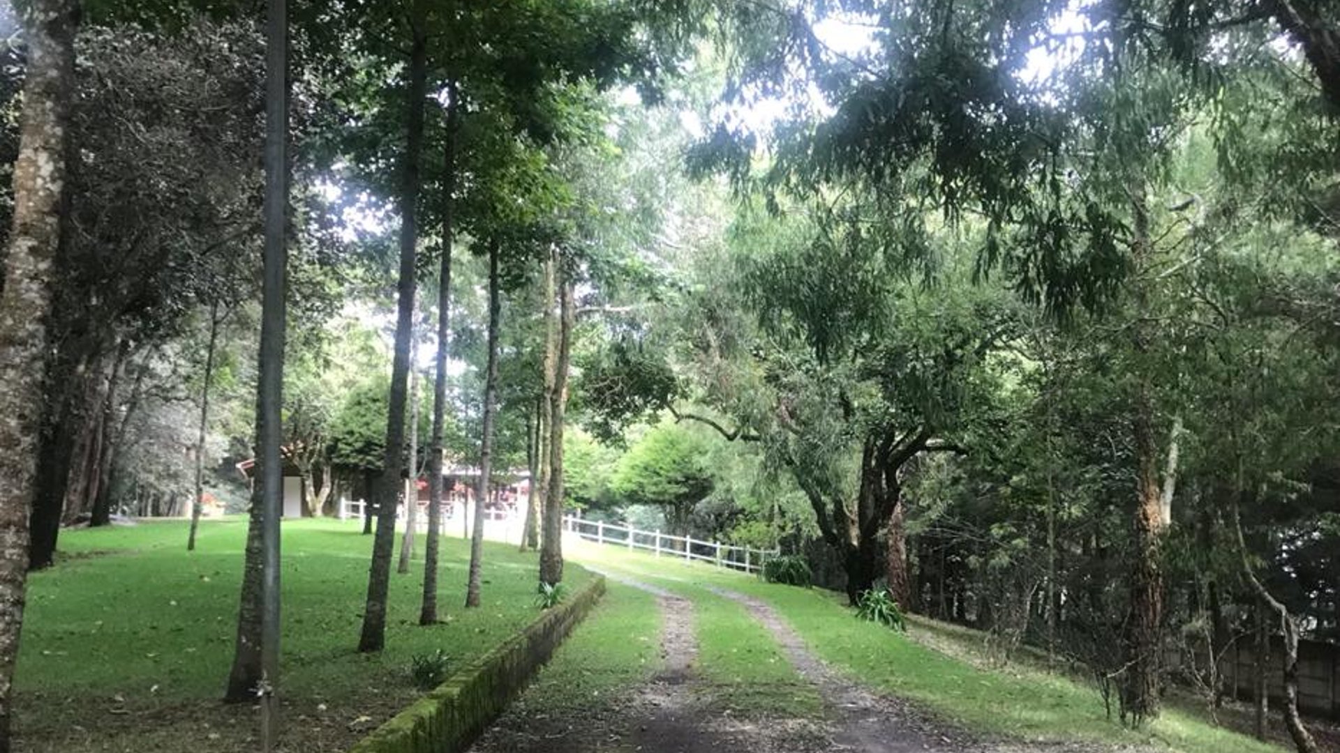 Los Encinos, Granja con Casa de Madera Tratada en la Reserva de Alux