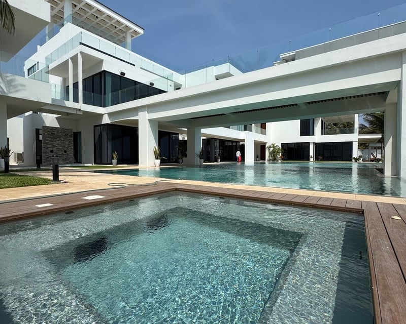 Exclusiva Mansión Frente al Mar en Venta Ideal como Residencia de Lujo u Hotel