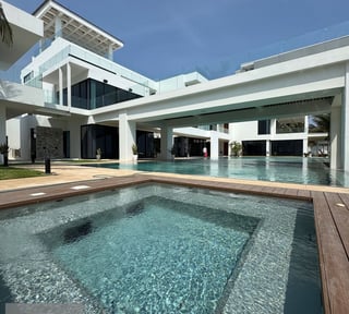 Exclusiva Mansión Frente al Mar en Venta Ideal como Residencia de Lujo u Hotel