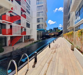 📍 APARTAMENTO EN VENTA – 2 HAB + BALCÓN | SHIFT CAYALÁ | ZONA 16
