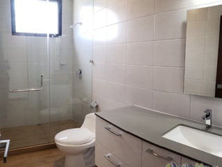 Apartamento en renta en zona 15 Vista Hermosa 2 - Image 7