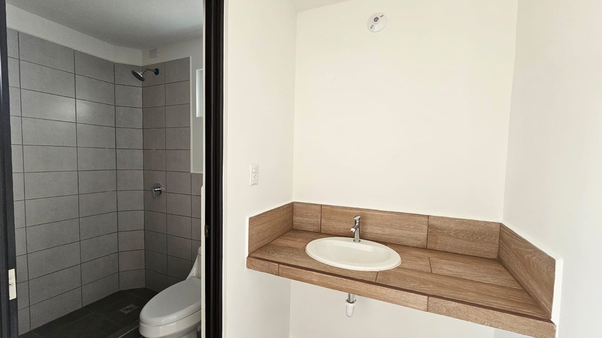 VENTA Casa Nueva dentro de Pinabetes Condominio Eucaliptos - Miniatura 9