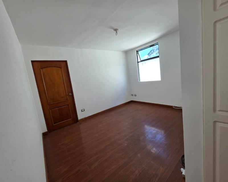 Renta casa Km 20.5 a Fraijanes 3 habitaciones Mant. incluido Ref-5885