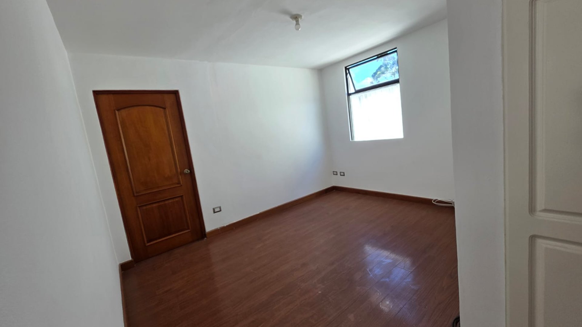 Renta casa Km 20.5 a Fraijanes 3 habitaciones Mant. incluido Ref-5885 