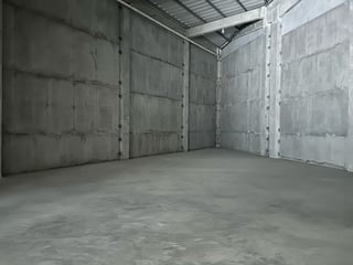 Bodega en renta  Calzada la Paz zona 17 - Image 2