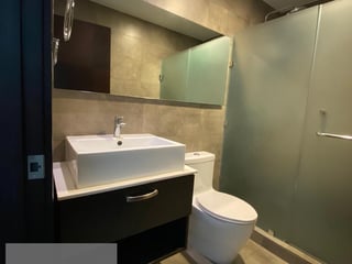 Apartamento en Venta con jardín , zona 10 - 5
