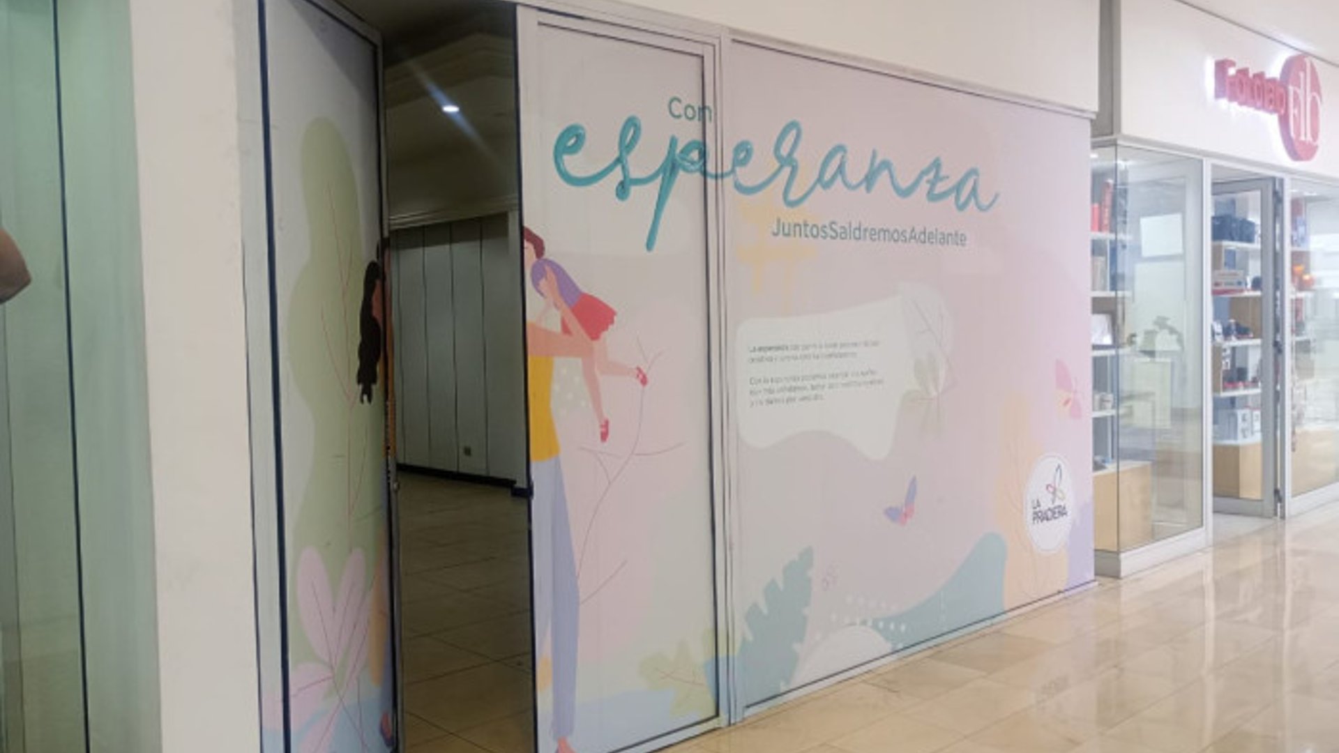Local en Renta / Venta en Centro Comercial en Zona 10