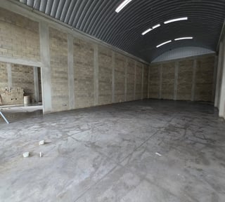 Rento bodega de 300 metros en kilometro 16.5 de CAES Ref-5243