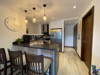 Renta de apartamento amueblado de 3 habitaciones zona 10  Ref-4874 - 2