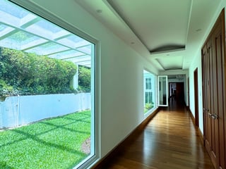 CASA EN VENTA EN KM 8.5 CARRETERA A EL SALVADOR, LUJOSA Y MODERNA - Image 8