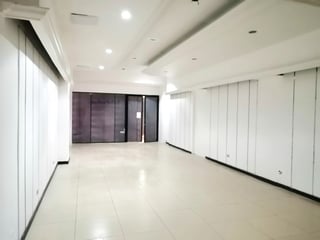 Local Comercial en Venta y Renta en Zona 10 - 5