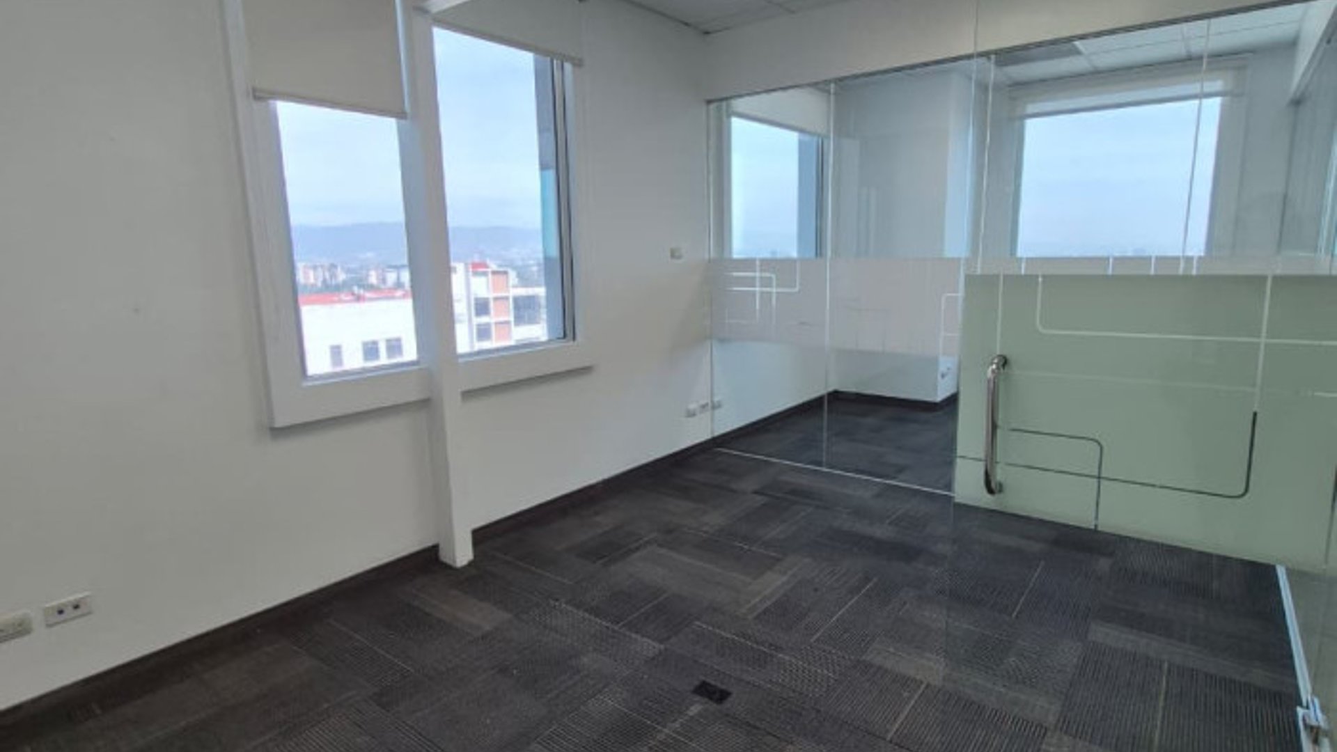 Oficina en Renta Zona Pradera Torre 3 - Miniatura 2