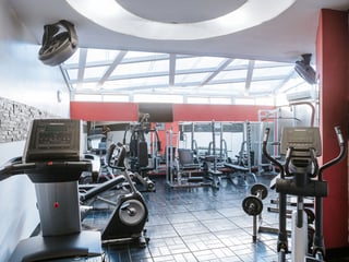 Apartamento remodelado y amueblado en renta, TorreNova zona 13 - Image 18