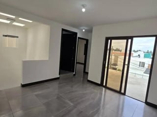 Hermosa Casa En Venta - En Colonia Hacienda Real Zona 16 - 4