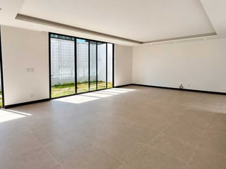 CASA EN VENTA  📍 Exclusivo Condominio Molié, Zona 10 - 2