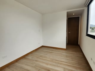 Apartamento en venta en la zona 14 la Villa - Image 11