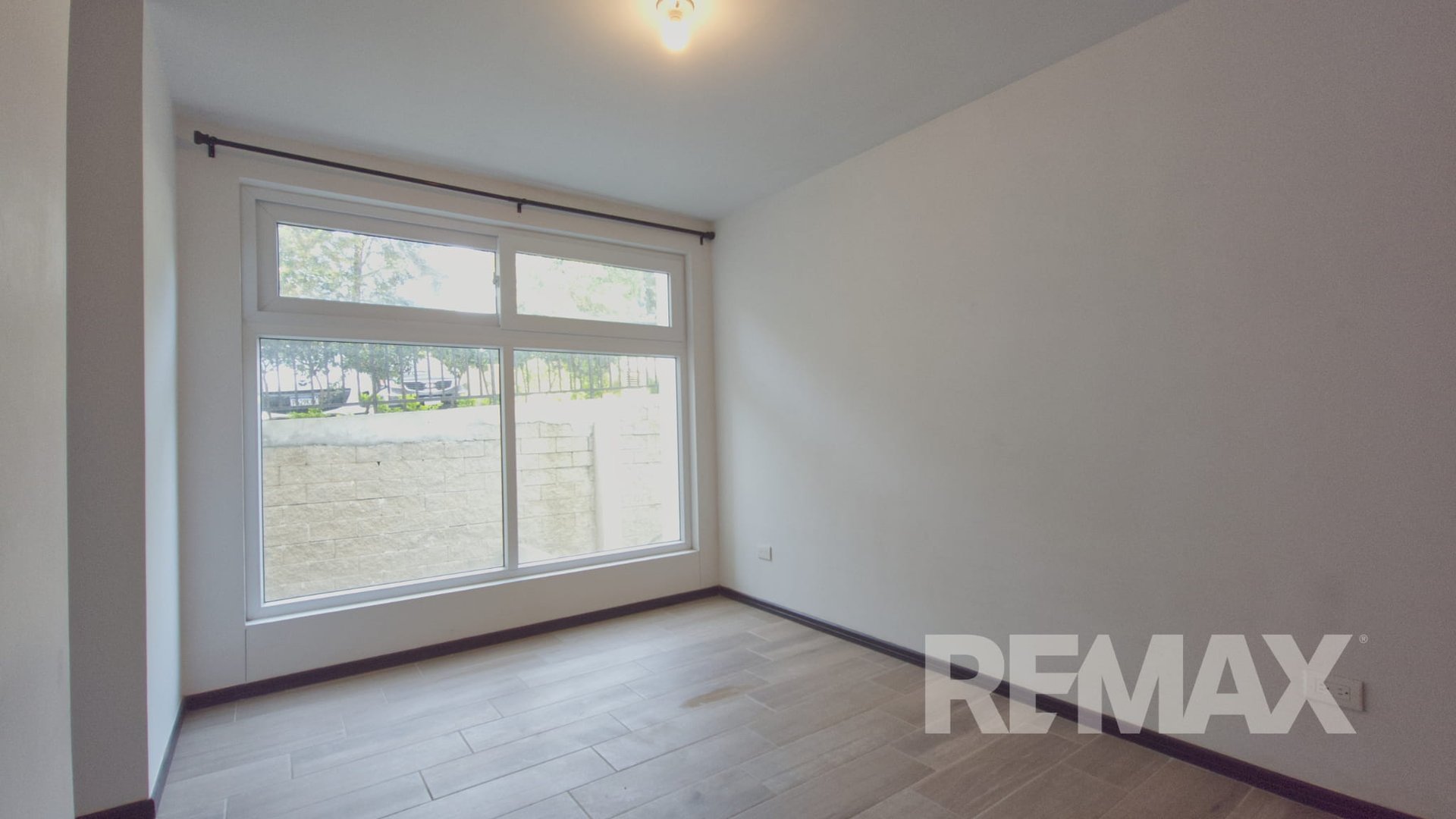 Apartamento de 3 Hab. en Renta - Adrano - Miniatura 4