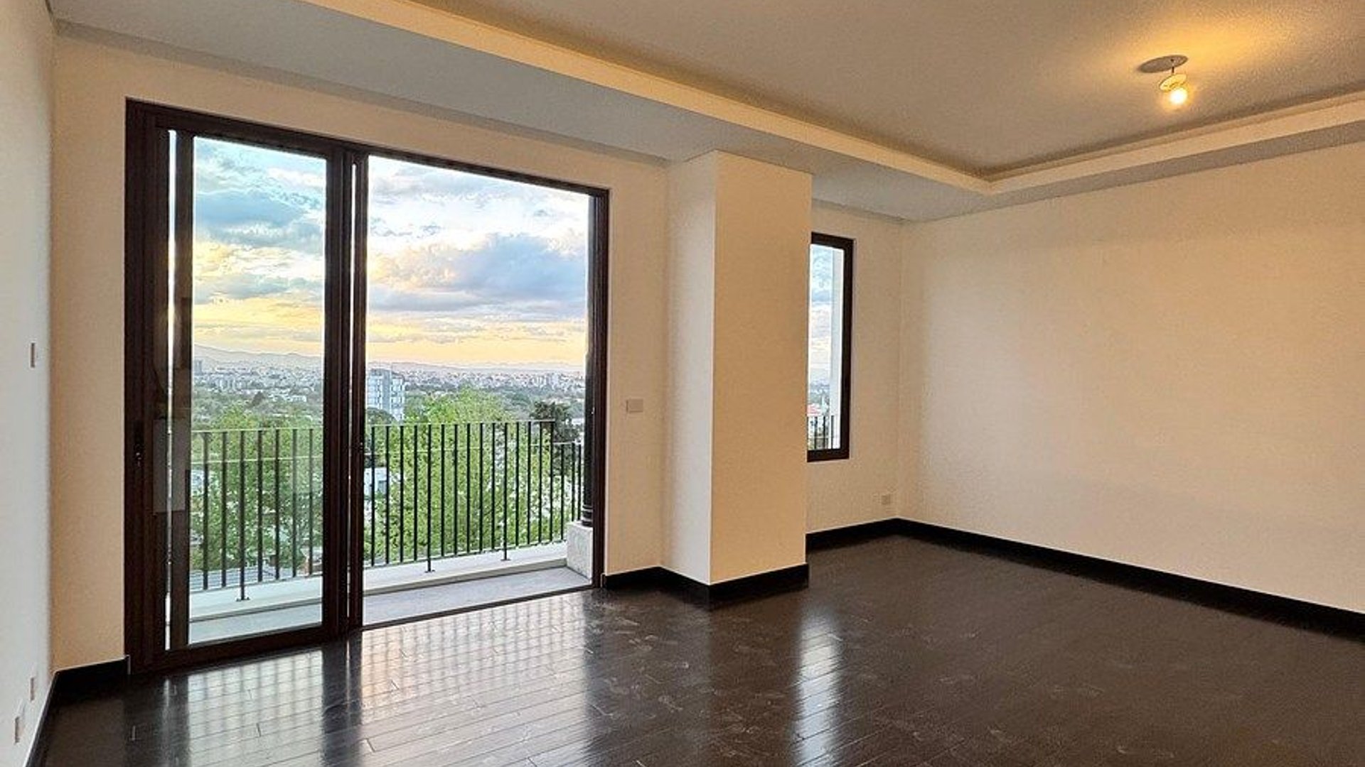 Apartamento en renta en Nogales de Cayalá Zona 16, 3 habitaciones con terraza –