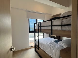 Vendo apartamento en Edificio MERAKI zona 10 por columpio de VH  - Image 10