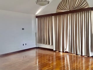 Residencia Exclusiva en Venta o Renta en La Montaña Zona 16 - 5