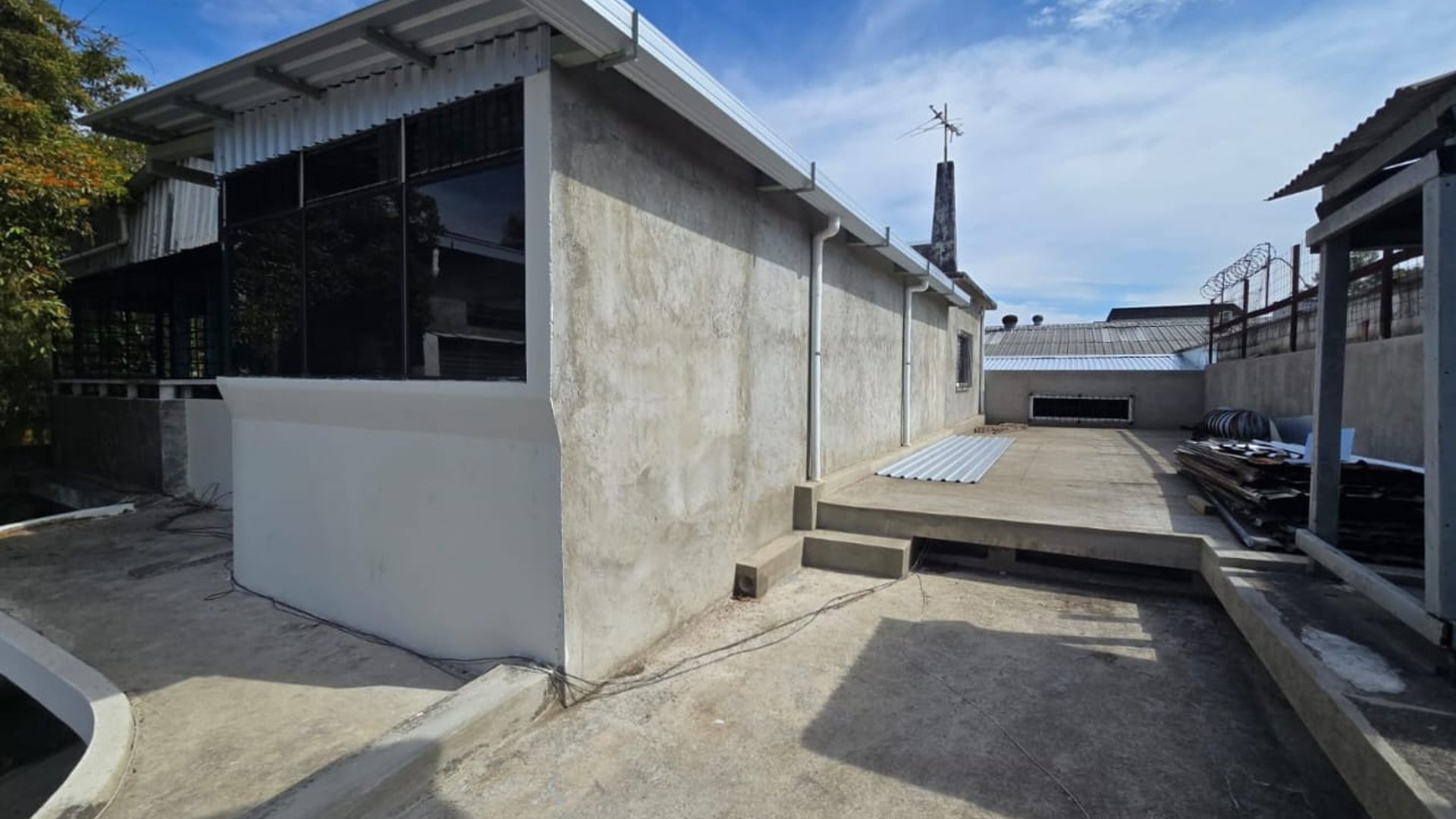 Renta de ofibodega de 900 metros en zona 9 Ref-6024 - Miniatura 11