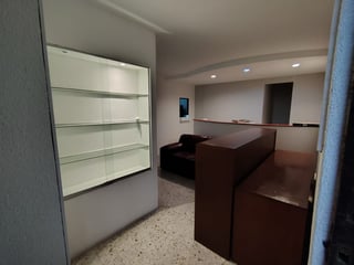 Oficina en Renta en zona 10 con 4 ambientes Ref-5106 - 4