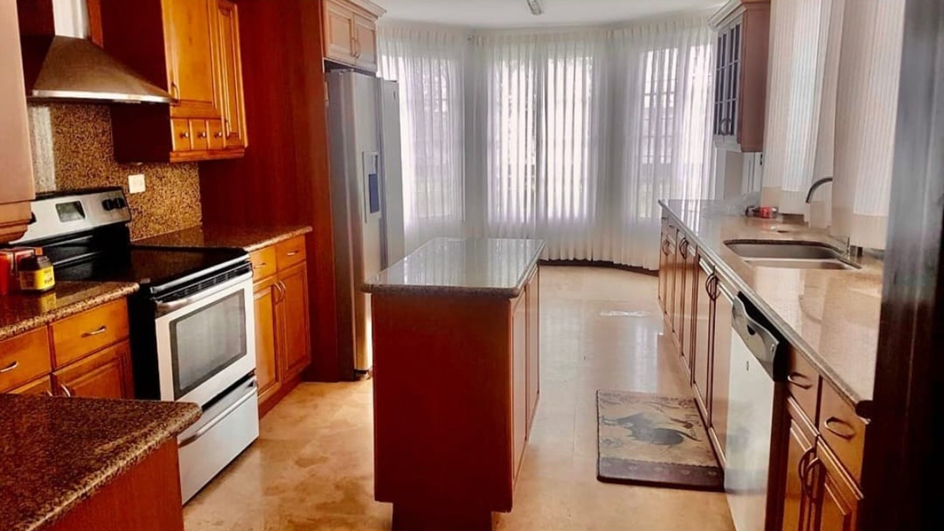 Casa en Renta y Venta zona 16 / La Montaña - Miniatura 7