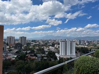 Apartamento en Alquiler Edificio LIV Zona 15, Vista Hermosa 1 - Image 7