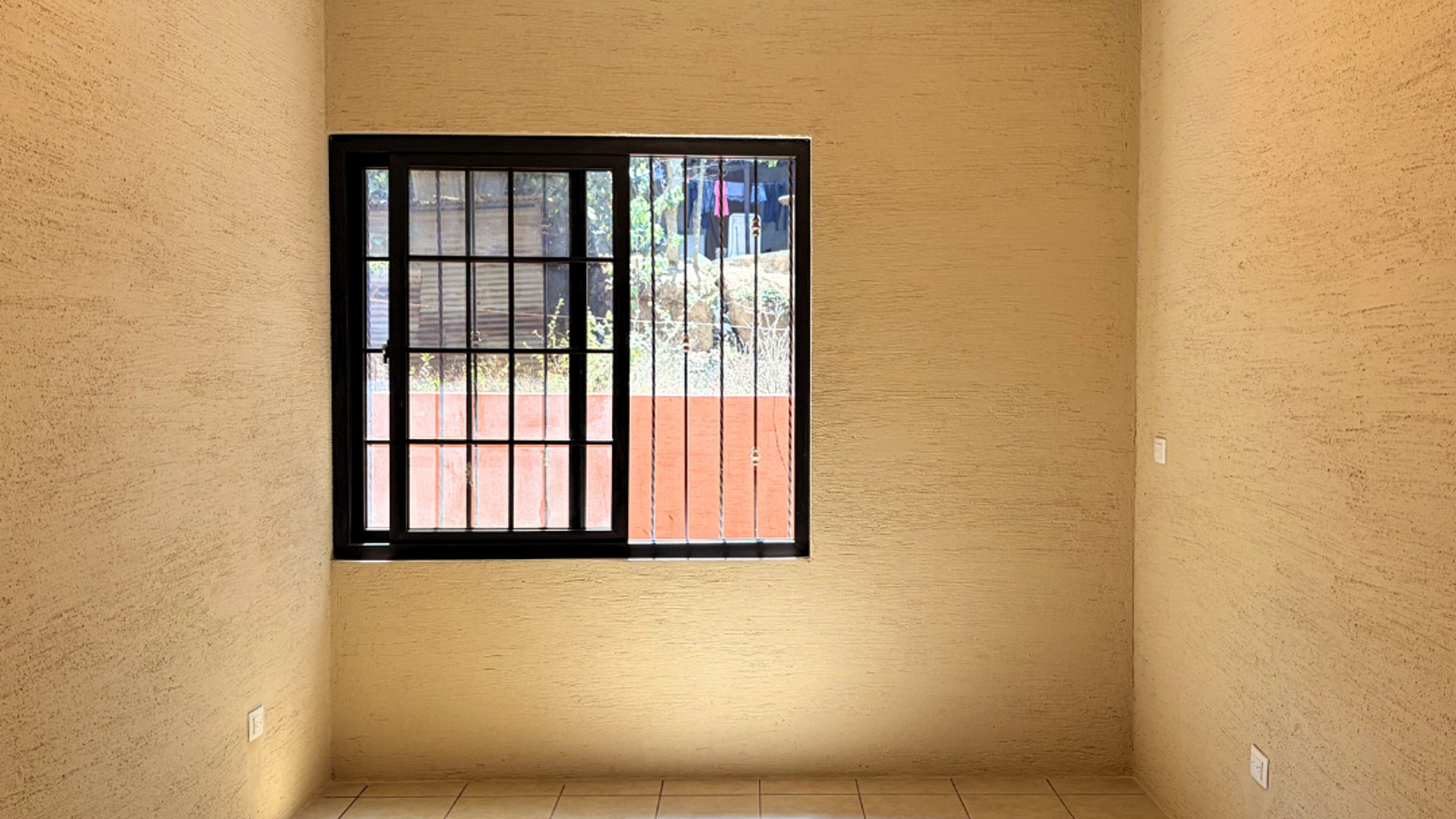Conjunto exclusivo de 2 casas coloniales independientes | Lo de Coy, Mixco - Miniatura 4