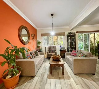 House for Sale: 3 Bedroom in San Cristóbal, Mixco