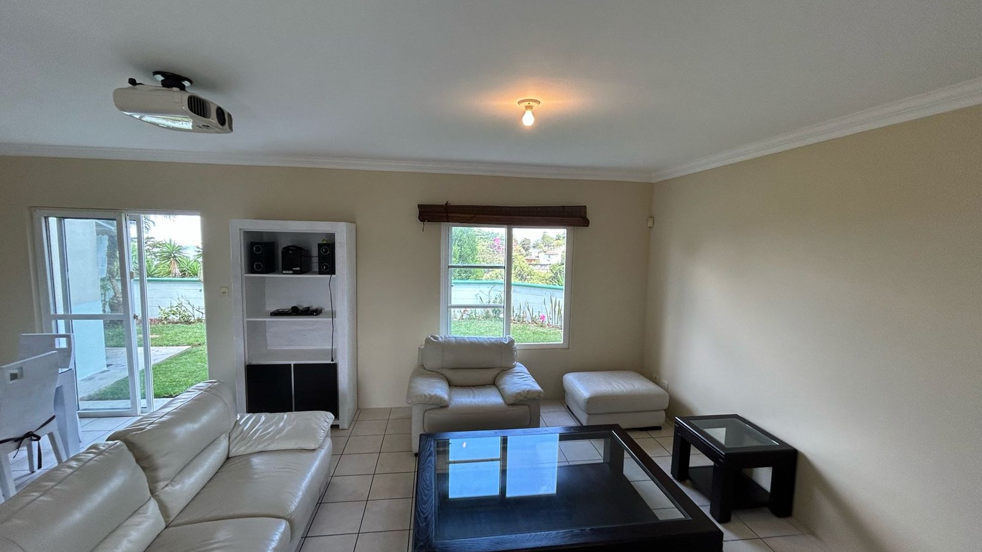 Venta de casa en Villa Venetto Santa Elena Barillas