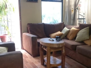 Casa con bodega en venta en zona 2 de Mixco Alvarado - 2