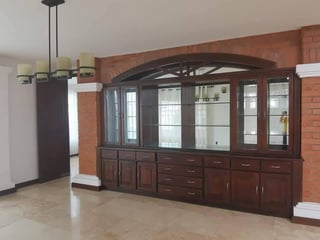 📍 CASA EN VENTA – 5 HABITACIONES + 6 PARQUEOS | LA MONTAÑA | ZONA 16 - 3