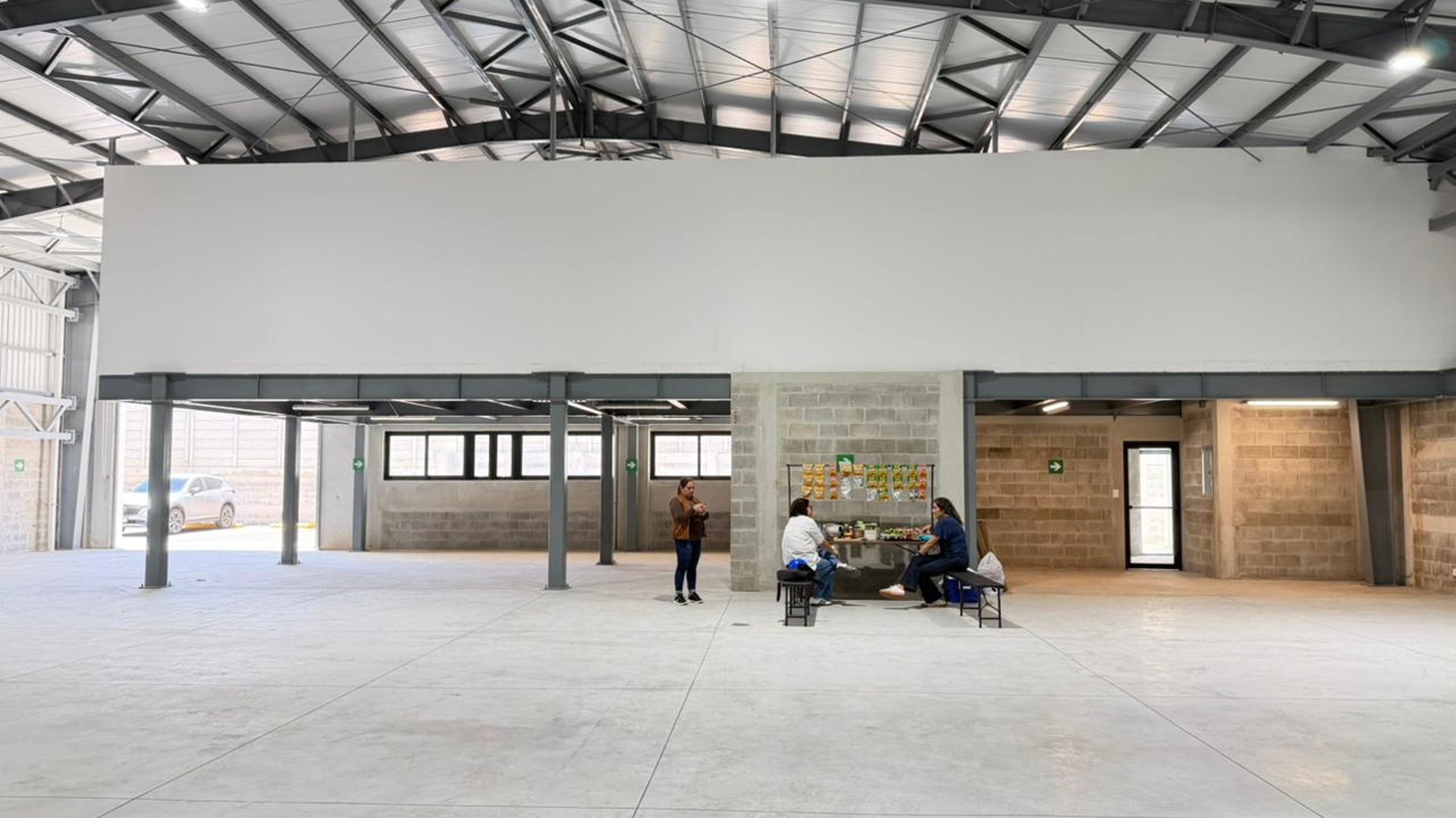 Amplia Bodega en Renta Zona 10, Guatemala: Oportunidad Única - Miniatura 19