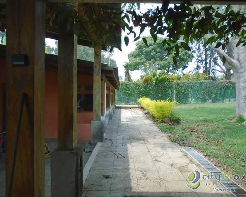 Vendo Hermosa casa en San Cristóbal Mixco, Guatemala