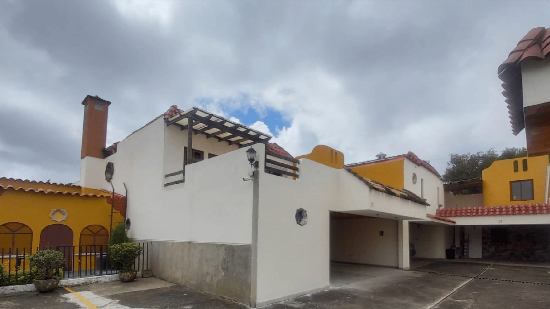 Vendo linda casa en km 18.5 Carretera al Salvador