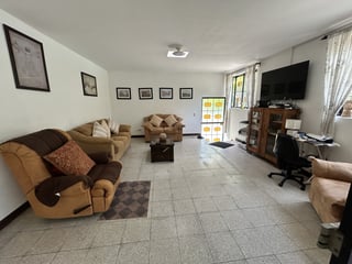Casa en Venta en San Lucas con Amplio Jardín Privado - 4