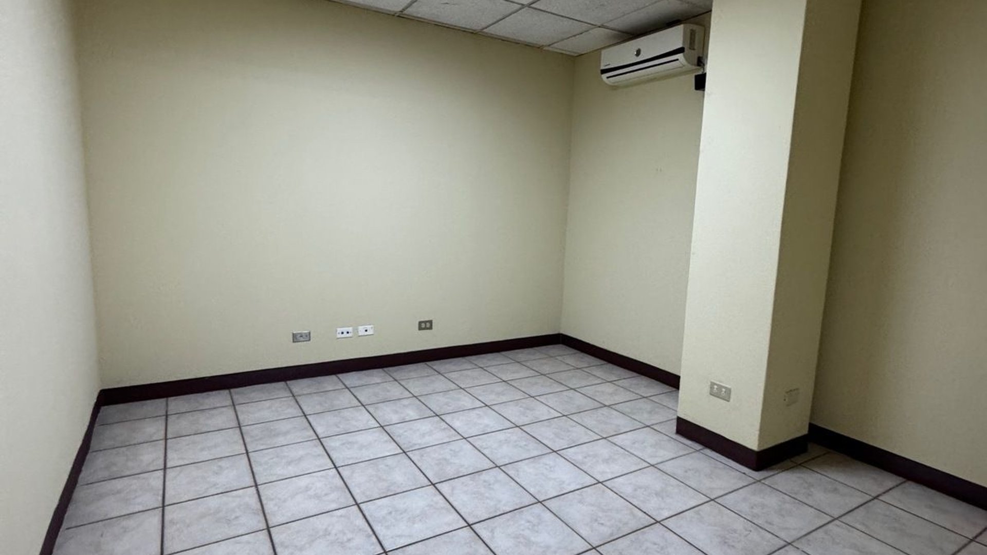 Edificio en Alquiler Zona 10 - Miniatura 21