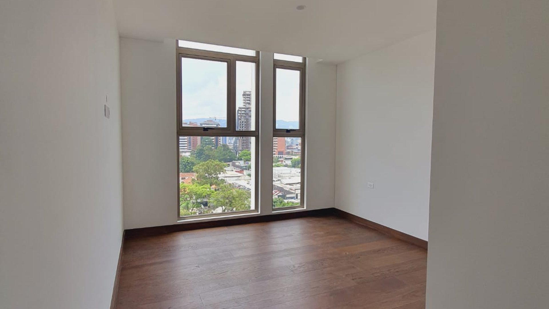 Apartamento en Venta, Zona 10 (V10077) - Miniatura 10