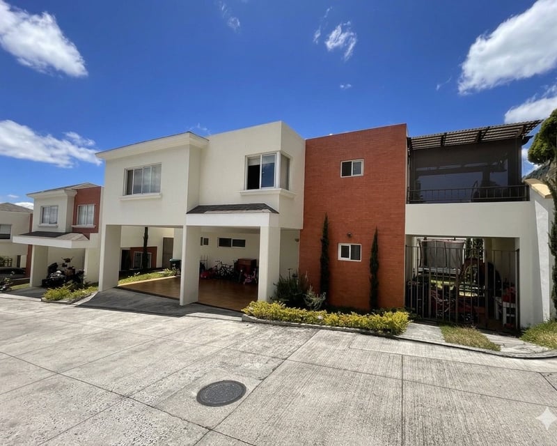 CASA EN VENTA EN RESIDENCIAL LUCES DEL ENCINAL ZONA7